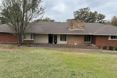 Image de Park Manor on two wooded acres close to golf, Okc Zoo, Remington Park, Okana