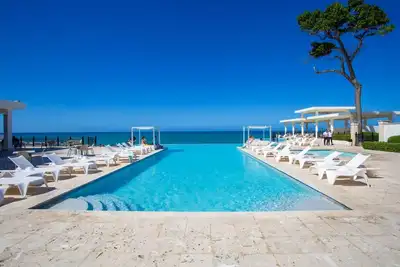 Image de Chic 3br Villa w\/outdoor bar