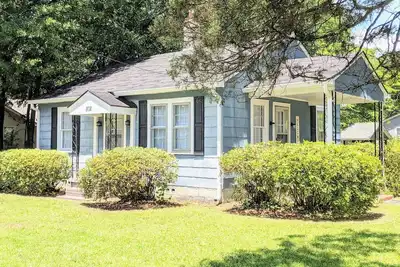 Image de Cozy Blue Cottage 2br/1ba