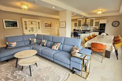 Spacious Private 7br Home  Sea Views  10 min drive to Golf\/Beach WiFi sleeps 12