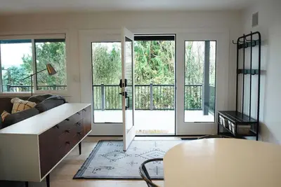 Image de Spacious 4 bed, 2 bath house in N. E. Seattle with available for the holidays!