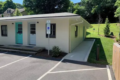 Image de Historic Blue Ridge Tourist Court - One Bathroom Suite Ada