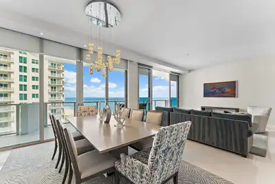 Image de Modern 2br 2. 5ba high-end condo in Luxury Resort Amrit