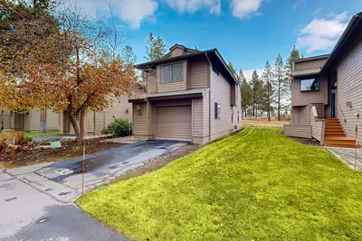 Image de Beautiful dog-friendly condo with Sharc amenities, close to golf course