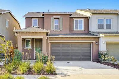 Image de 8 Mi to Lincoln Park: Family-Friendly Tracy Home
