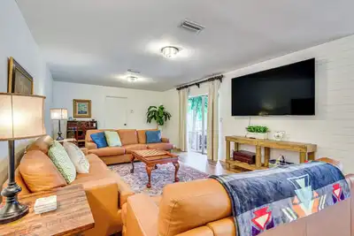 Image de 6 Mi to Beaches: Modern Bradenton Getaway!