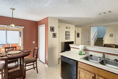 Image de 4-bedroom 3 baths house with pool\n gated, golf, clubhouse \n\nclose to Disney