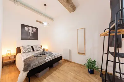 Image de Charmant Appartement T2 avec Terrasse à Mâcon – Proche Gare