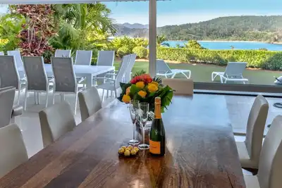 Image de Bella Vista East 3 - 2 bedroom oceanview apartment with golf buggy
