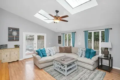 Image de Historic Henderson | Walk to Usc