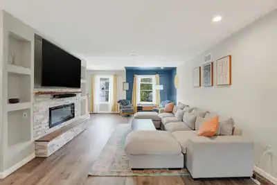 Image de Chic Modern Townhouse 4 Br | 4 B
