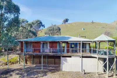 Image de Charming 3-bedroom house in serene Bonnie Doon with lake views