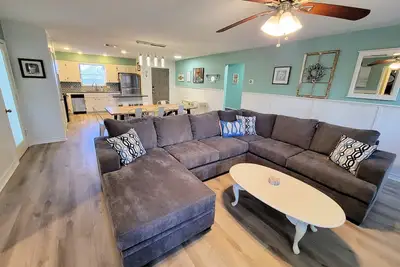 Image de Shabby Chic Remodel by the Lake!