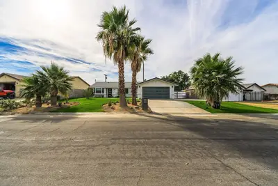 Image de Charming 3-Bedroom Home in Sunny Bermuda Dunes – Ac, WiFi, and Comfort Await!