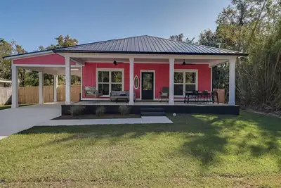 Image de Newly Built Beach House with Fancy Upgrades! Ev Charger. 0. 5 Miles to the sand!
