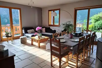 Chalet 4* pour 8 personnes exposé Sud-Est