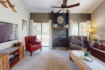 Image de Walk to Slopes | Fireplace | WiFi | Angel View 6-6