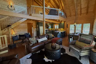 Image de Secluded Cabin w\/Views, Game Room, Full Kitchen, Wifi