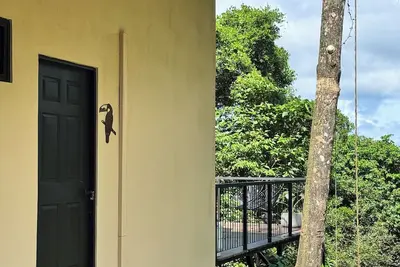 Image de Charming 2-bedroom bungalow with Ac, Starlink WiFi in jungle close to corcovado