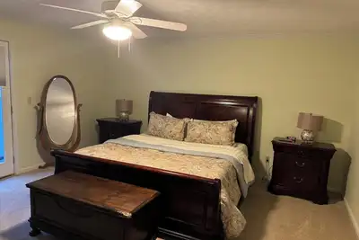 Charming 3 bed house nestled in the woods at the base of Mt Alto.