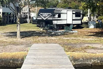 Image de Waterfront Charming Rv located on the Neuse River - “Riverside Oasis”