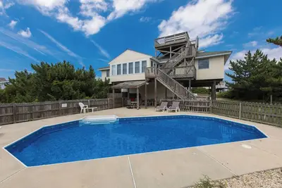 Image de Downey Duckling - 5 Br Pool Home with great ocean views