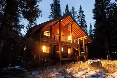 Image de Cozy Mountain Cabin: Modern Amenities, Room for the Whole Family and then some