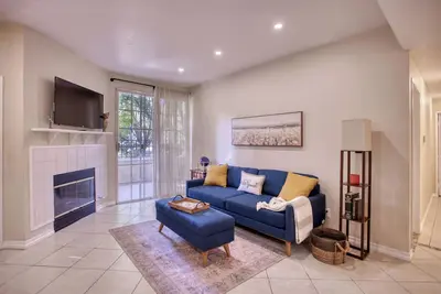 Image de Charming 2-bedroom Condo in the Heart of Santa Clarita with Laundry, Smart Tv