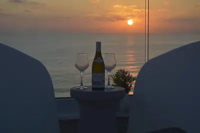 Image de Olymp Luxury House - Beachfront House with Amazing Sea Views and a Private Pool.