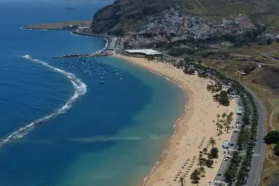 Image de Santa Cruz, beach, mountain, only seven minutes away. Tranquility within walking distance of everything