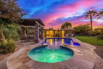 Image de Parkwood Desert Oasis | Pool, Spa & Pool Table