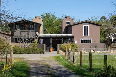 Image de Nelson Rural Retreat - 4bd getaway, spa pool, views, 20 mins from Nelson Airport