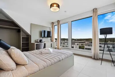 Image de Luxe Coliving Suites to Live, Work, & Relax