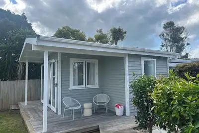 Caesars Cottage - 5 minutes walk from heart of Waiheke Island