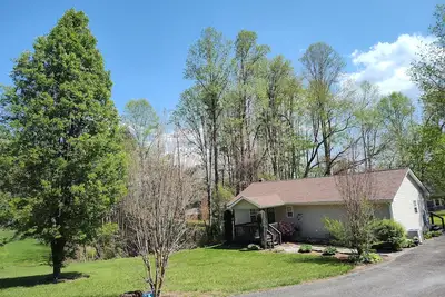 Image de Private home convenient to everything\nWNC Ag Cntr, Airprt, Sierra Nevada, Dt&more