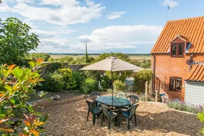 Image de Host & Stay | Laylands Yard