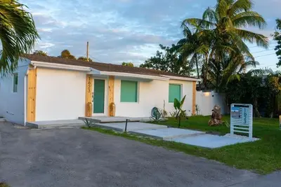 Image de 3-bedroom house in awesome Hollywood with Ac, WiFi, comfortable for vacations