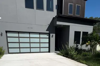 Image de Newly built Modern fun house