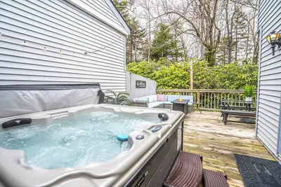 Image de Mountain Zen Townhouse w/ Hot Tub in Lake Harmony