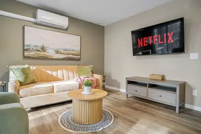 Image de 3 Beds, Riverwalk, Free Heated Underground Parking, A/C - Saddledome/Stampede!