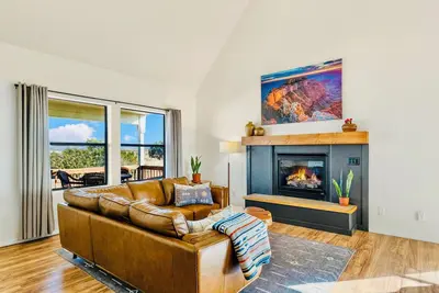 Image de New* The Desert Ruby Family Getaway | 30 Mins to Canyon -Sunsets and Starry Nights