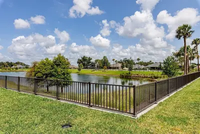 Image de Water View 2 Bedroom Villa centrally located in The Village of Marsh Bend