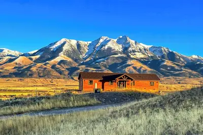 Image de Little Lodge at Emigrant Peak, Montana Cabin in Paradise Valley, sleeps 6