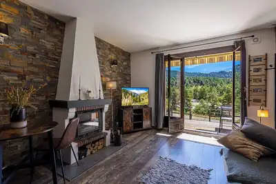 Image de Magnifique studio avec terrasse et jardin avec vue imprenable sur la montagne