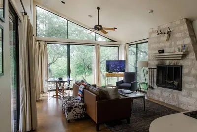 Image de Charming 2-bedroom cottage in the Texas Hill Country