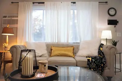 Image de 3br Coastal Gem with a 5 Min Drive to Ocean Fun