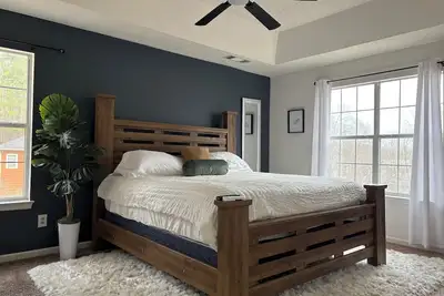 Image de Comfortable 4-bedroom house with Ac and WiFi. Minutes away from 6 flags.