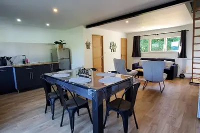Image de Gite bord de mer avec billard, parking + ( jacuzzi extérieur en été )