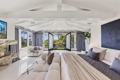 Image de Delightful 7-bedroom house in Beverly Hills with Ac, fitness room, WiFi