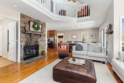 Image de Wintergreen Resort - Mountain home w/4-bedroom 3 bath, Hot Tub & Wifi